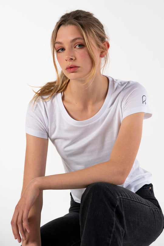 Signature White - Evolve Collection T-shirt-T-shirts-PIRKANI