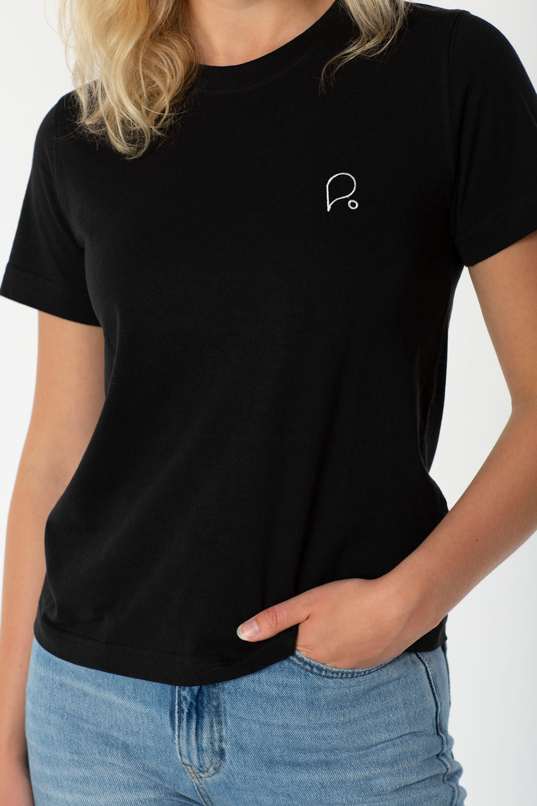 Signature Black - Think Sustainable T-shirt-T-shirts-PIRKANI